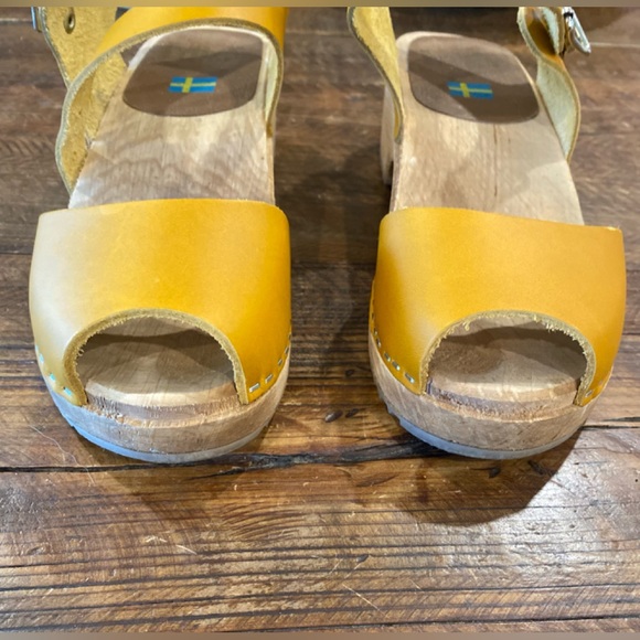 MIA Clogs - Picture 5 of 12